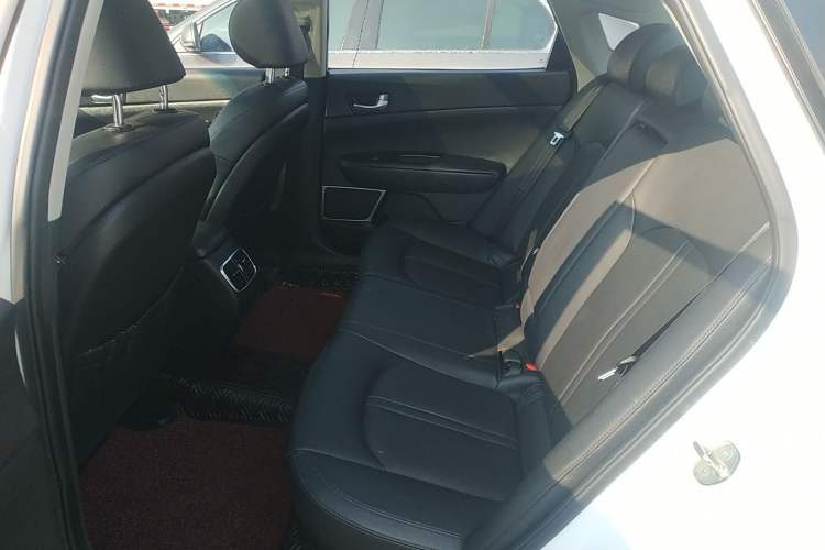 Used Kia K5 2016 2.0L Automatic LUX
