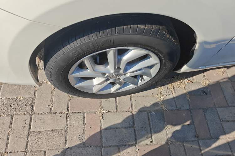 Used Nissan Tiida 2021 1.6L CVT Cool Edition
