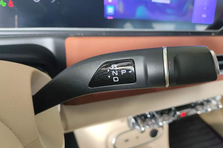 Used ORA Good Cat 2023 401 km Standard Range Luxury Version Lithium Iron Phosphate
