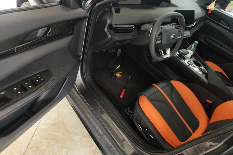 Used Changan UNI-V 2024 1.5T Prestige Sport Edition
