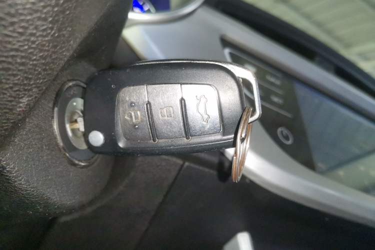 Used Geely Auto Vision 2019 Upgraded Model 1.5L Manual Luxury Version China VI Standard
