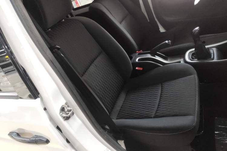 Used Jinbei Gold Hiace M Classic 2024 1.5L Engineering Lion Passenger Vehicle 6 Seats
