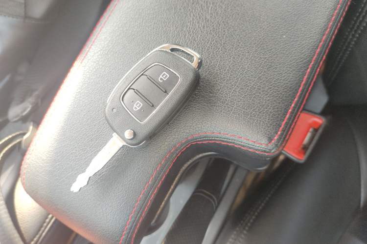 Used Hyundai Verna (older generation) 2017 1.4L Automatic YueXiang Edition China V-standard
