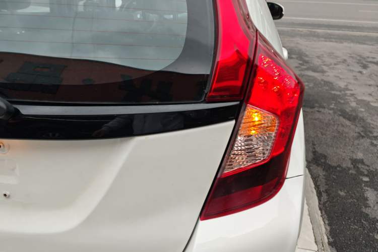 Used Honda Fit 2016 1.5L LXS CVT Comfort Sunroof Version
