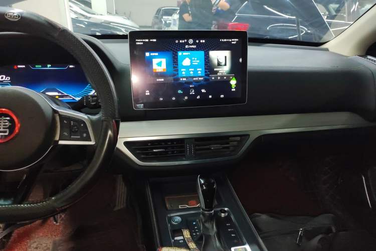 Used BYD Tang 2018 2.0T Automatic SmartConnect Prestige 7-Seater China V Standard