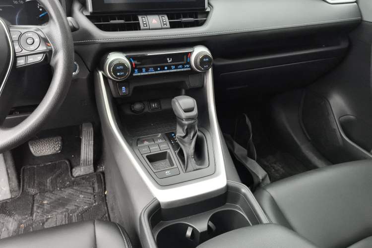 Used Toyota RAV4 2021 Revised Version Dual-Motor Hybrid 2.5L E-CVT Two-Wheel Drive Elite Edition
