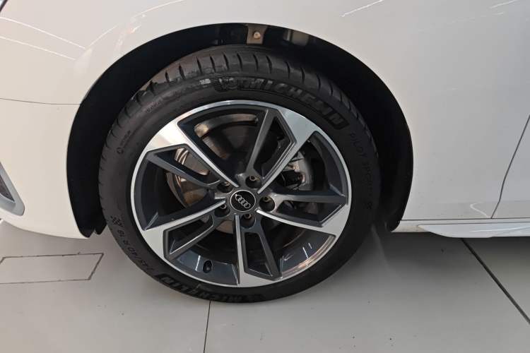 Used Audi A4L 2022 40 TFSI Fashion Dynamic Model
