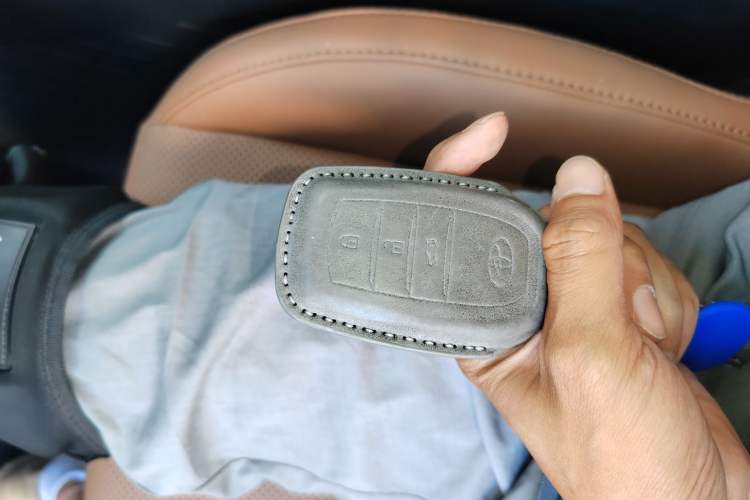 Used Toyota Camry 2024 Dual-Motor 2.0 HGVP Luxury Edition
