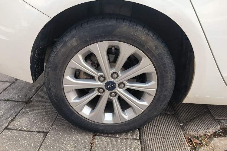 Used Ford Escort 2015 1.5L Automatic Fashion Model
