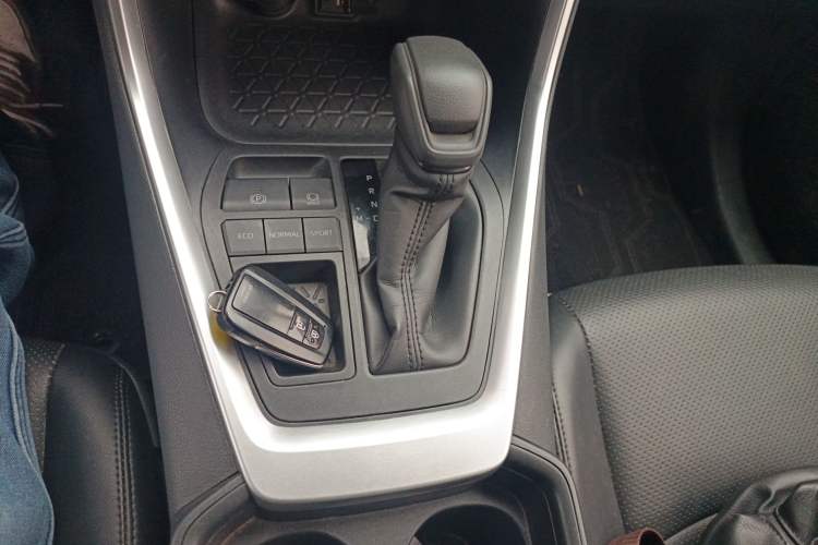 Used Toyota RAV4 2021 2.0L CVT Two-Wheel Drive Fashion Edition