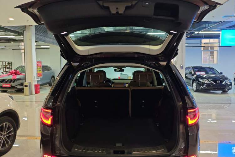 Used Land Rover Discovery Sport 2024 Luxury Custom Edition