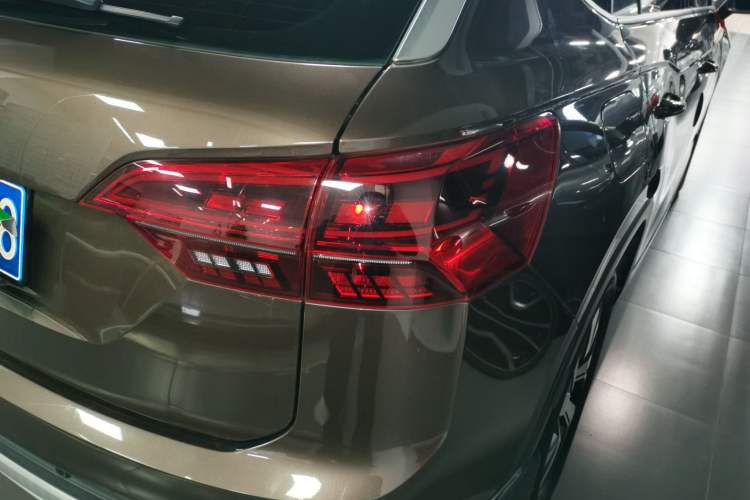 Used Volkswagen Tayron 2019 330TSI Two-Wheel-Drive Luxury Version China V Emission Standard
