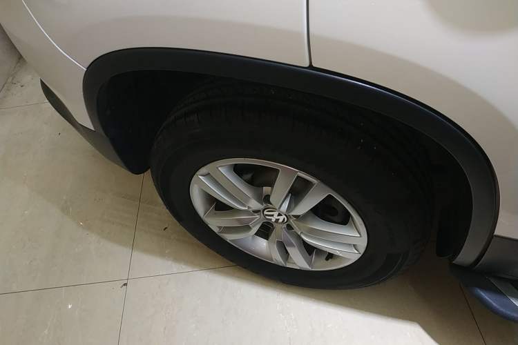 Used Volkswagen Tiguan 2016 300TSI Manual Two-Wheel Drive Trend Edition