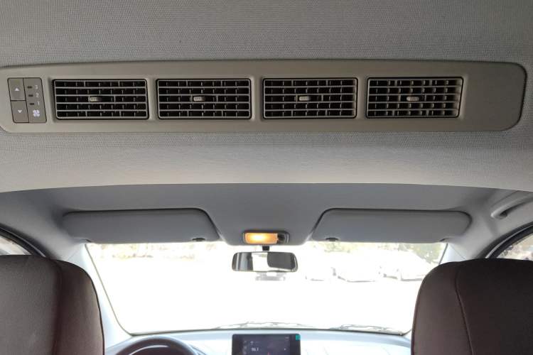 Used Wuling Hongguang New Energy 2025 Extended-Range Hybrid 50 km Standard Version
