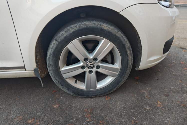 Used Volkswagen Touran 2015 1.4T Manual Fashion Edition 5-Seater
