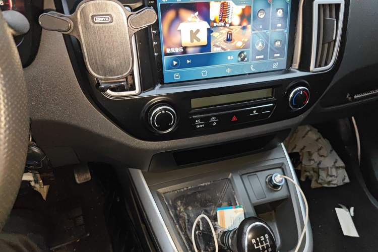 Used Jinbei Hiace King 2021 2.0L City Transport King Series Express Model Standard Top 6-Seater 1TZS
