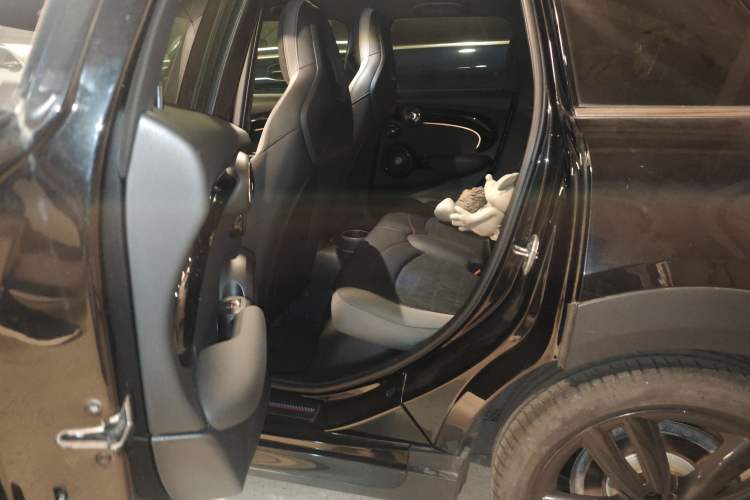 Used MINI MINI 2022 2.0T COOPER S Black Badge Special Edition Five-Door Model
