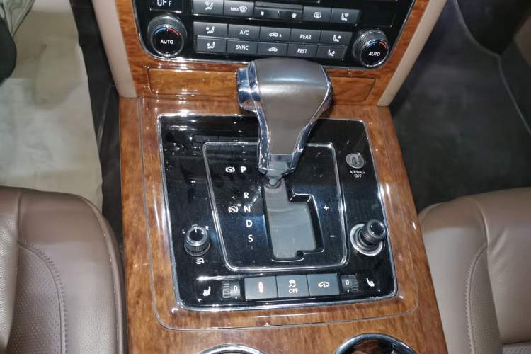 Used Volkswagen Phaeton 2014 3.0L Business Model