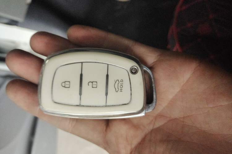 Used Hyundai Verna 2014 1.4L Automatic Leading-Edge GLX