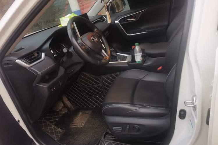 Used Toyota Wildlander 2021 2.0L CVT 4x4 Luxury Edition
