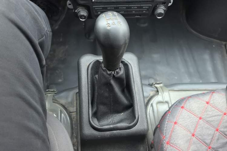 Used Wuling Zhiguang 2020 1.2L Van Utility Model China VI Emission Standard 2 Seats LSI
