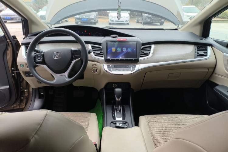 Used Honda Jade 2017 1.8L automatic Comfort version 5 seats
