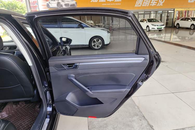 Used Volkswagen Passat 2017 280TSI DSG Luxury Edition
