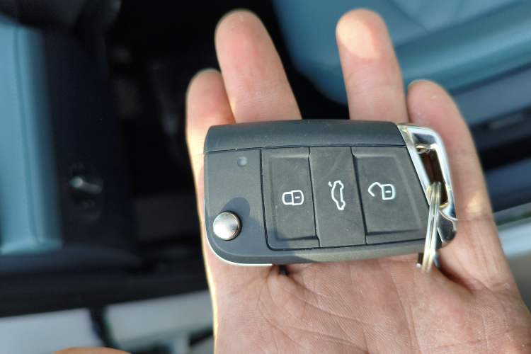 Used Volkswagen Tharu 2024 300TSI Two-Wheel-Drive Moon Luxury Edition
