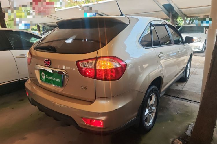 Used BYD S6 2014 2.0L Manual Luxury 5-Seater
