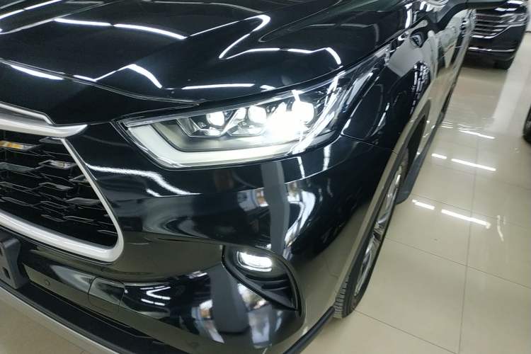 Used Toyota Highlander 2022 Dual-Engine 2.5L Four-Wheel Drive Prestige Version 7 Seats
