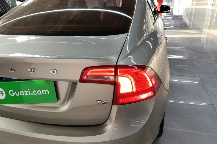 Used Volvo S60 2016 S60L T4 Zhiyuan Edition
