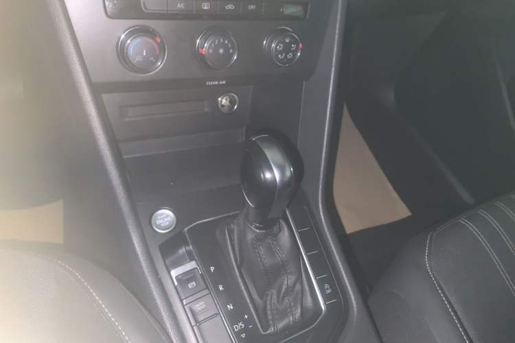 Used Volkswagen Tiguan L 2022 330TSI Automatic Two-Wheel Drive Comfort Edition
