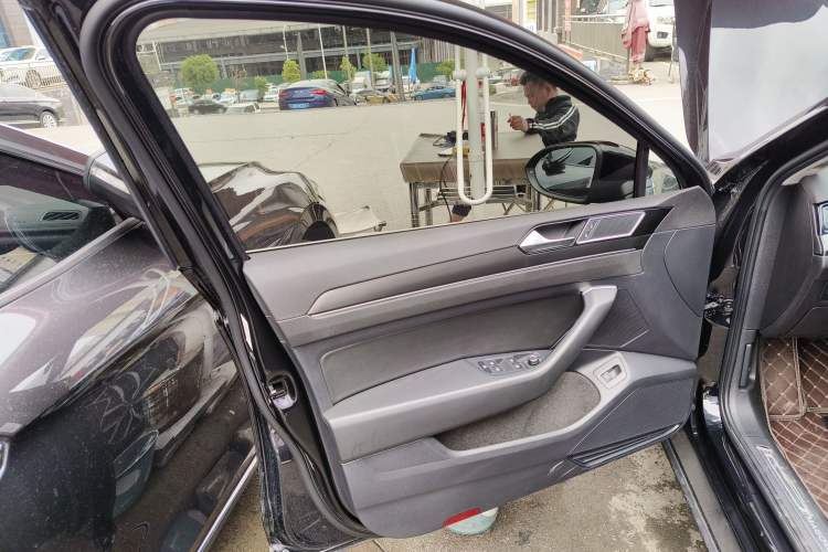 Used Volkswagen Magotan 2020 330TSI DSG Leading Model
