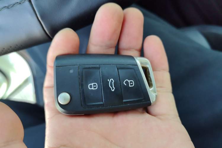 Used Volkswagen Tiguan L 2019 Updated Version 330TSI Automatic Two-Wheel Drive Panoramic Comfort Edition China VI Standard
