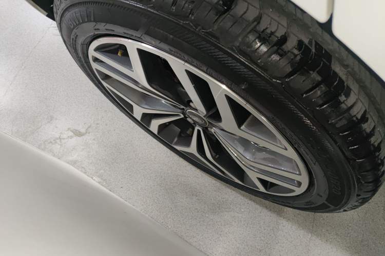 Used Land Rover Range Rover Evoque 2021 Range Rover L 249 PS R-Dynamic SE Luxury Edition
