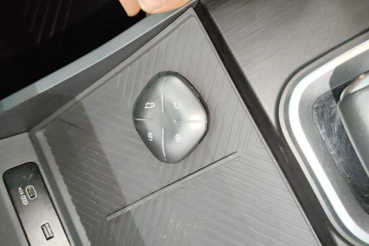 Used JETOUR Dashing 2023 1.5T DCT Starlight Shine Pro Edition
