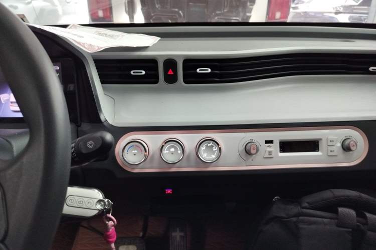 Used Wuling Hongguang MINIEV 2022 Macaron Premium Model – Lithium Iron Phosphate
