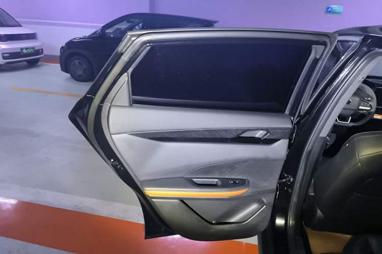 Used Changan UNI-V iDD 2023 ZhiDian iDD 1.5T 113km ZhiKu Model
