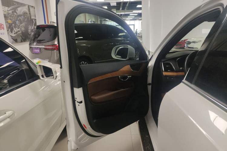 Used Volvo XC90 2021 B6 Zhiyi Luxury Edition 7-Seater
