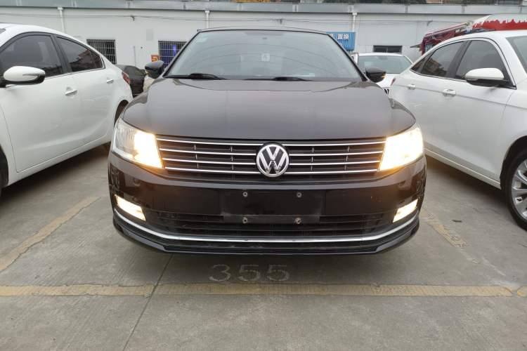 Used Volkswagen Lavida 2015 1.6L Manual Comfort Edition