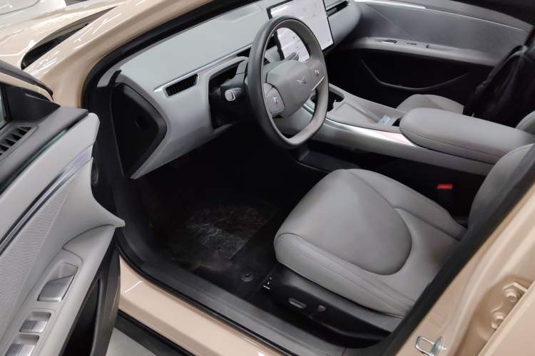 Used XPeng MONA M03 2024 620 with Ultra-Long Range
