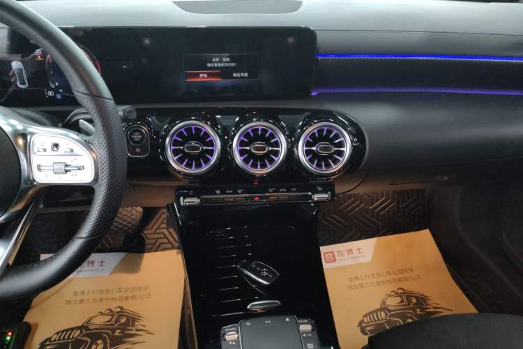 Used Mercedes-Benz A-Class 2022 Revised Version A 200 L Sport Sedan Fashionable Style