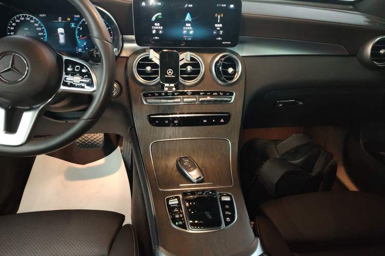 Used Mercedes-Benz GLC 2020 Facelift GLC 300 L 4MATIC Dynamic Edition