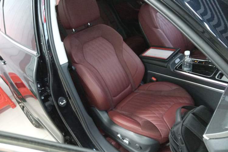 Used Hongqi HS5 2023 2.0T Four-Wheel Drive Flagship Pro Edition
