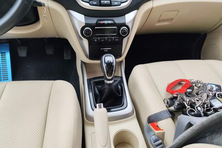 Used Changan Eado 2015 1.6L Manual Luxury Model China V Standard
