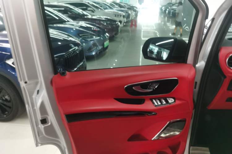 Used Mercedes-Benz Vito 2018 2.0T Business Version China VI Emission Standard
