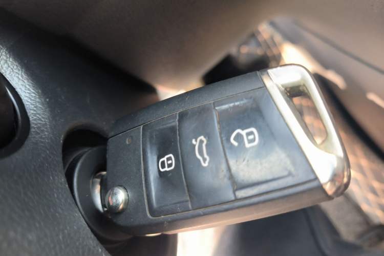 Used Volkswagen Golf 2017 1.6L Automatic Comfort Million-Vehicle Anniversary Edition