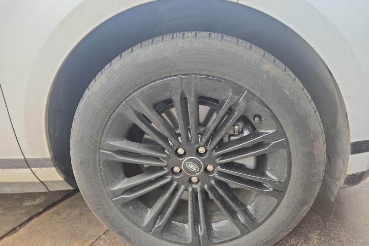 Used Land Rover Range Rover Evoque 2026 Model Range Rover Velar L SE
