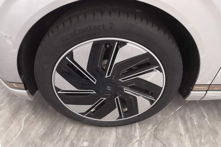 Used Dongfeng eπ eπ008 2024 636Max All-Electric Version 6 Seats