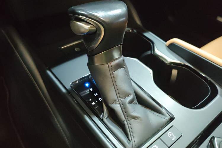 Used Lexus ES 2023 200 Excellence Edition
